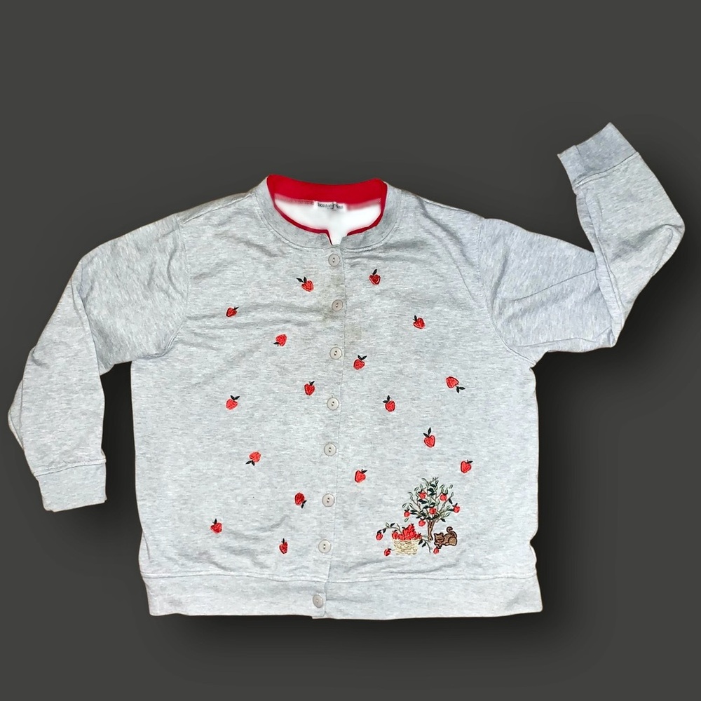 v i n t a g e :: Oversized Embroidered Cat Apple Granny Cardigan - Picture 5 of 9